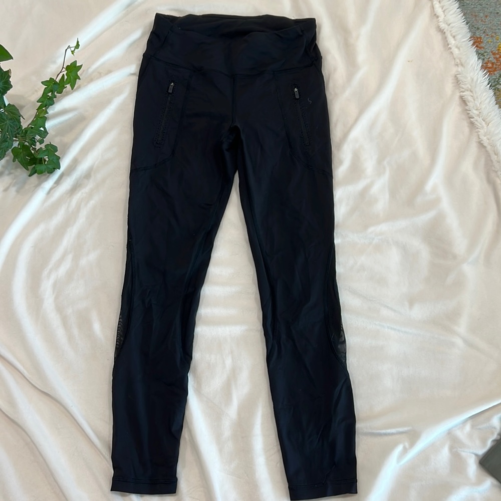 Lululemon leggings with mesh and zipper pockets